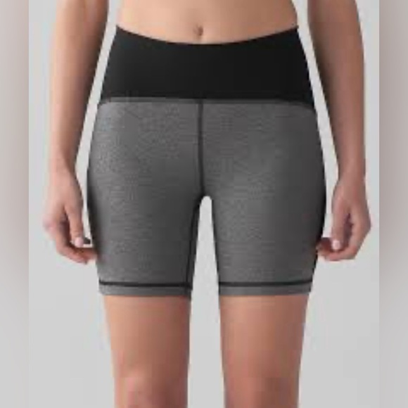 Lululemon Train Times Short *6"
Heathered Black / Black Size 4 - Picture 1 of 7